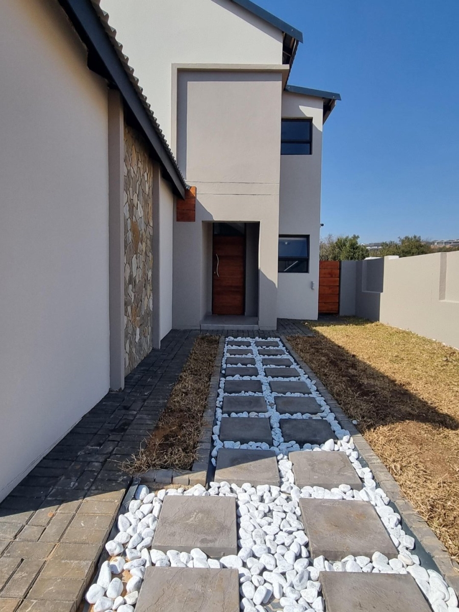4 Bedroom Property for Sale in Ifafi North West